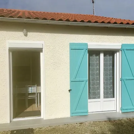 Holiday home Le Petit Nid De Lucat 2 *